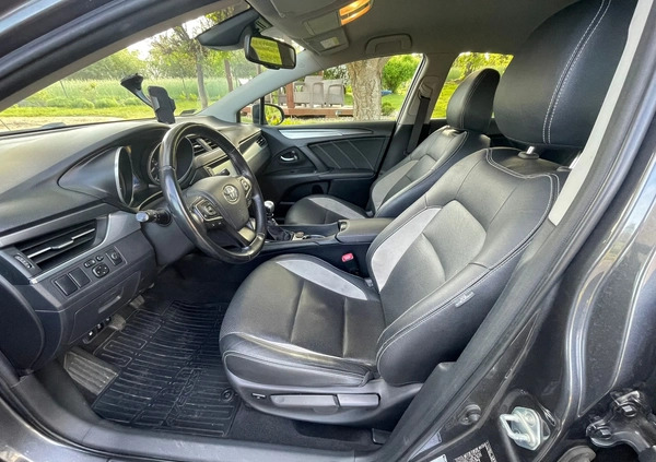Toyota Avensis cena 72500 przebieg: 123000, rok produkcji 2018 z Łomża małe 29